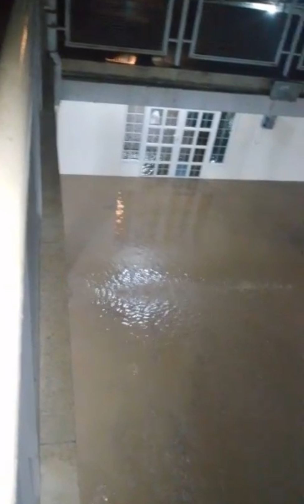 Diario Frontera, Frontera Digital,  Regionales, ,El daño más severo se registra en el Liceo Ezequiel Zamora, ubicado en el sector Los Periodistas de El Arenal (parroquia Arias).,MÉRIDA BAJO EL AGUA! Tormenta feroz inundó viviendas 
y ahogó  instalaciones del liceo Ezequiel Zamora