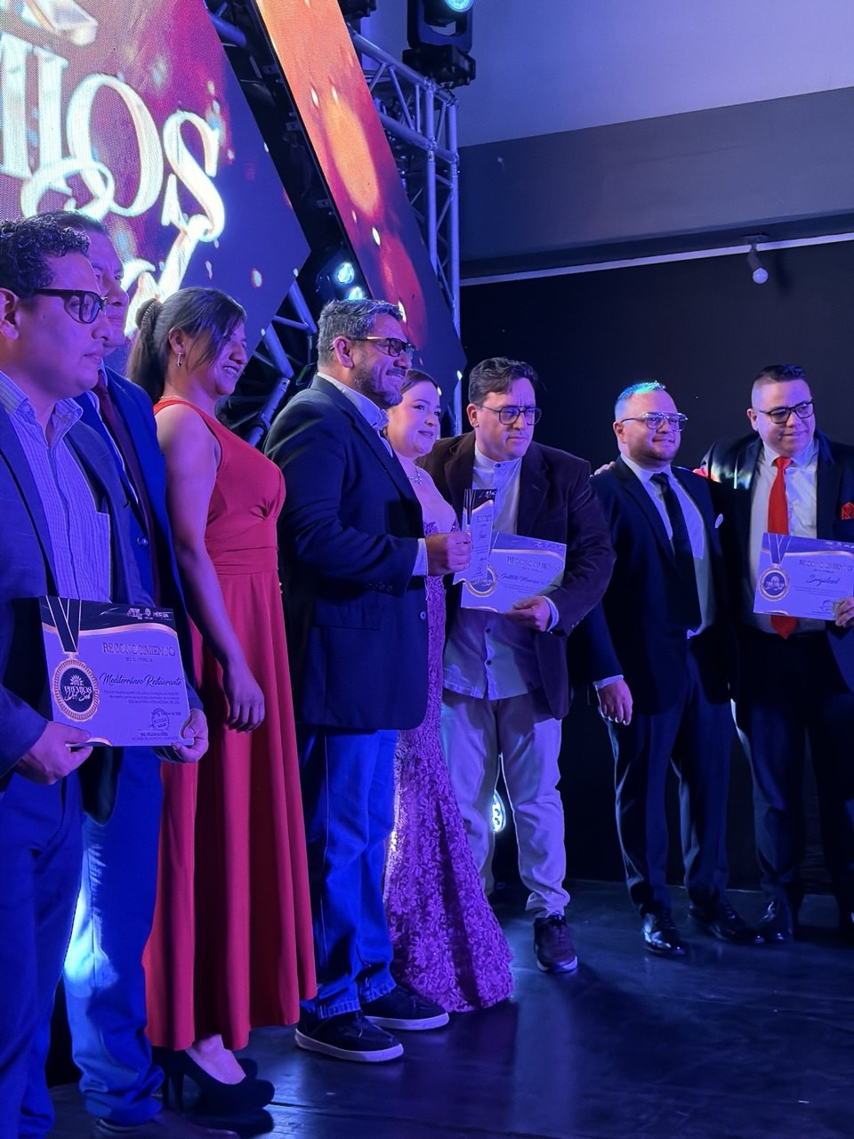 Diario Frontera, Frontera Digital,  Regionales, ,Durante la jornada, el alcalde Nelson Álvarez, acompañado por el gobernador Arnaldo Sánchez, destacó el valor de los galardonados,Mérida celebra la esencia de la Feria con los Premios del Sol