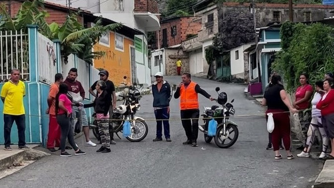 https://fronteradigital.com.ve/Habitantes de Quebrada Blanca en Tovar cierran vía en protesta por colas de combustible