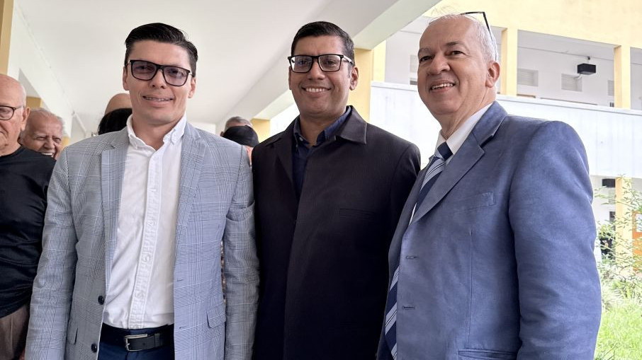 https://fronteradigital.com.ve/Virgilio Castillo y la Transformación Universitaria se impusieron en elección profesoral ulandina