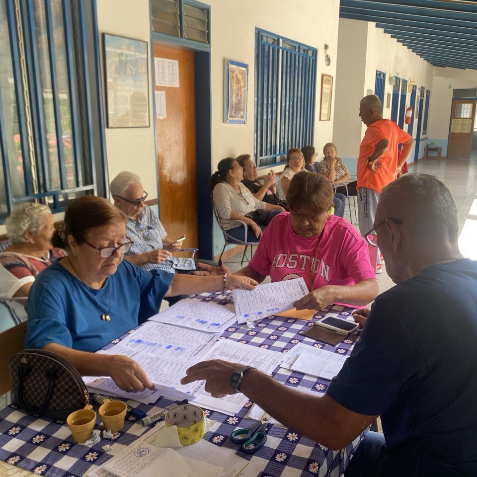 Frontera Digital,  Mocoties,  Docentes jubilados del municipio Zea participaron masivamente en jornada electoral nacional de FUDEJUPVEN