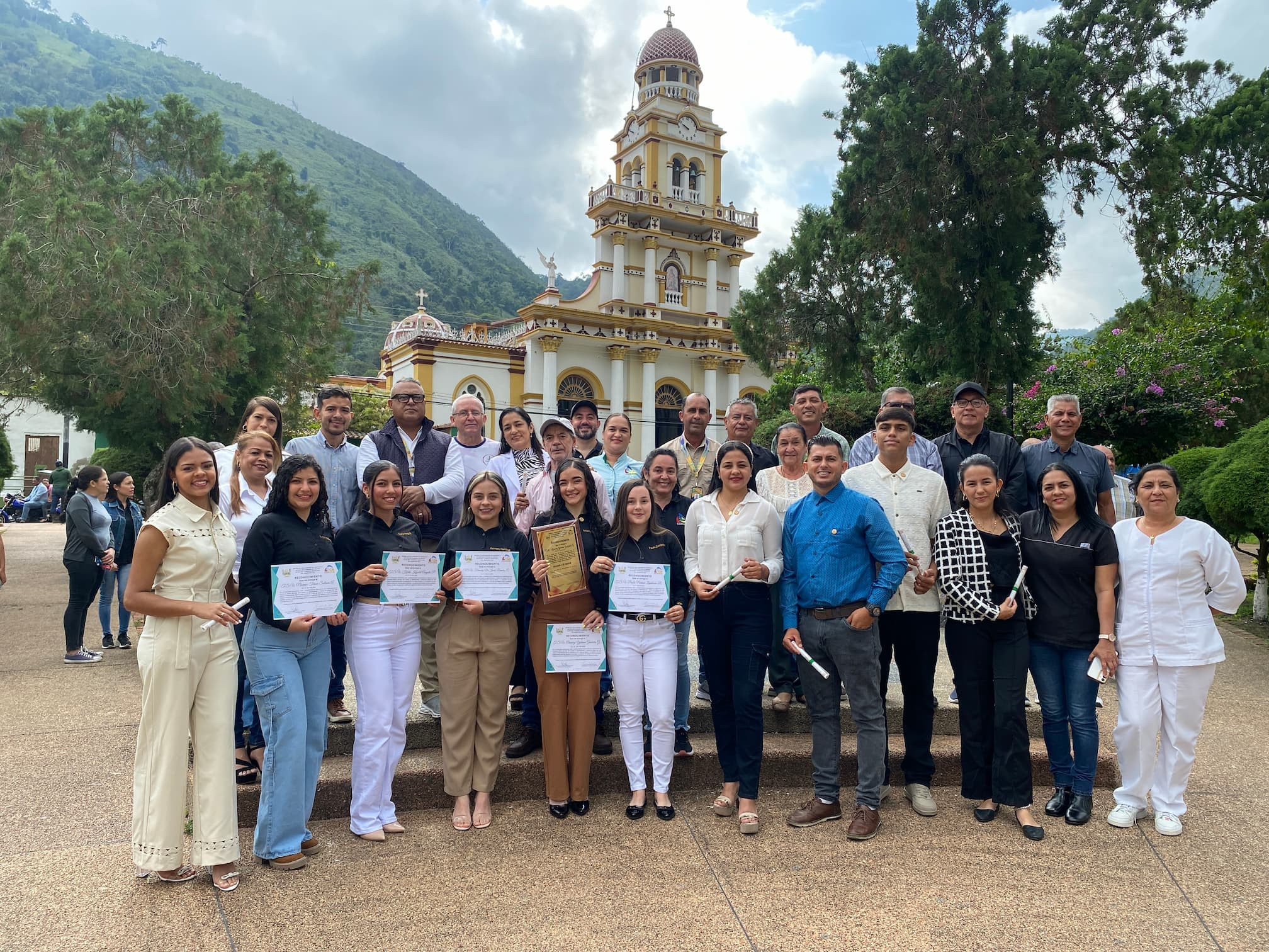 Diario Frontera, Frontera Digital,  Mocoties, ,En un emotivo acto cívico, Alcaldía y Concejo Municipal de Zea homenajearon a la juventud en su día