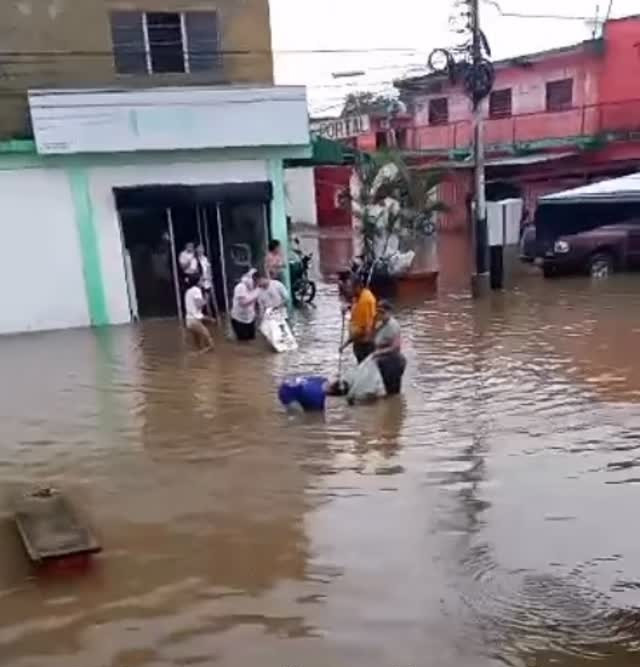 Diario Frontera, Frontera Digital,  Regionales, ,Inundada la población de Arapuey, municipio Julio Cesar Salas de Mérida