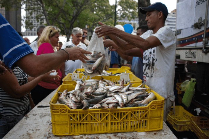 Diario Frontera, Frontera Digital,  Nacionales, ,El pescado sigue siendo más asequible que la carne roja, y gracias al despliegue gubernamental y a la oferta privada, miles de venezolanos pueden seguir honrando la tradición sin renunciar del todo al presupuesto familiar,¿Cuánto cuesta mantener viva la costumbre 
de comer pescado en Semana Santa en Venezuela 2026?