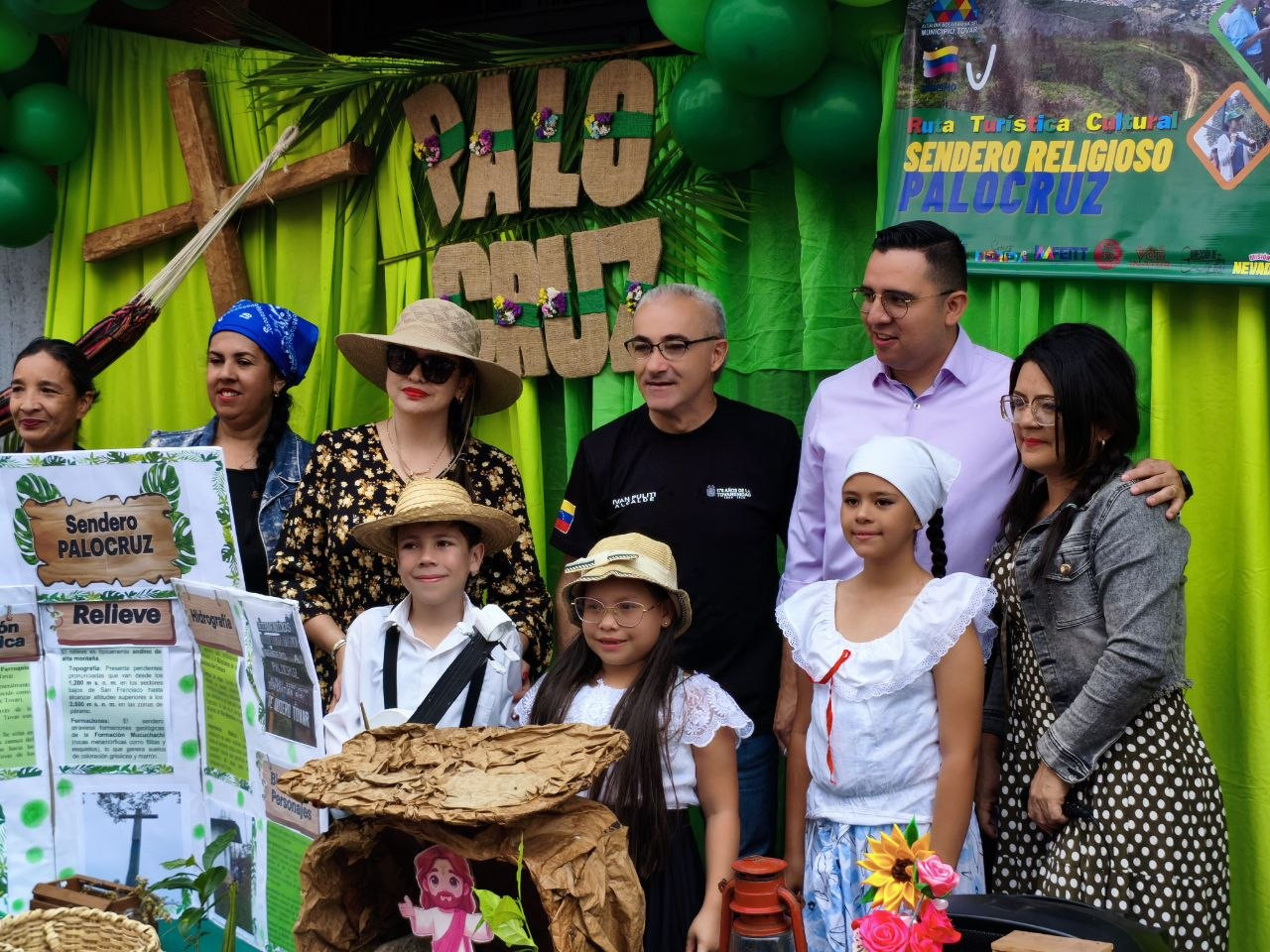 Diario Frontera, Frontera Digital,  Mocoties, ,El evento contó con la presencia del gobernador Arnaldo Sánchez, quien resaltó el espíritu resiliente de los tovareños. “Bajo lluvia, sol y sereno, celebramos en paz y alegría, es un honor iniciar estas tradiciones que nos permiten dar gracias a Dios por nuestra identidad",Con un gran desfile escolar inicia la celebración de la tovareñidad