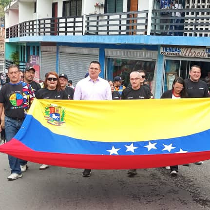 Frontera Digital,  Mocoties,  Tovar celebró su identidad con multitudinario desfile pedagógico bajo la lluvia