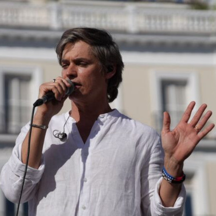 Frontera Digital,  Internacionales,  Carlos Baute ofrece disculpas por sus cánticos en el acto de María Corina Machado en Madrid