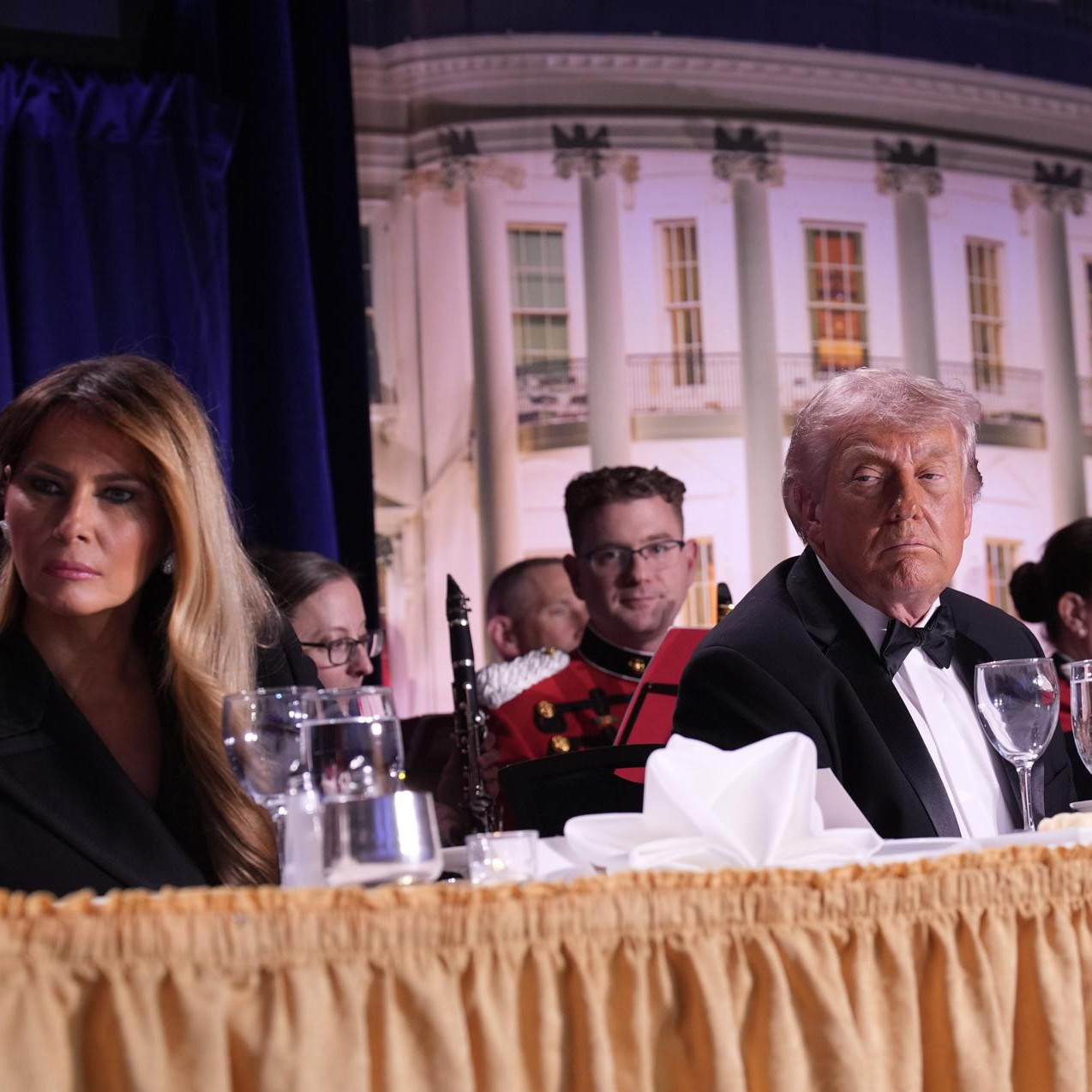 Frontera Digital,  Internacionales,  Trump y varios de sus funcionarios fueron evacuados 
de una cena tras escuchar presuntos disparos