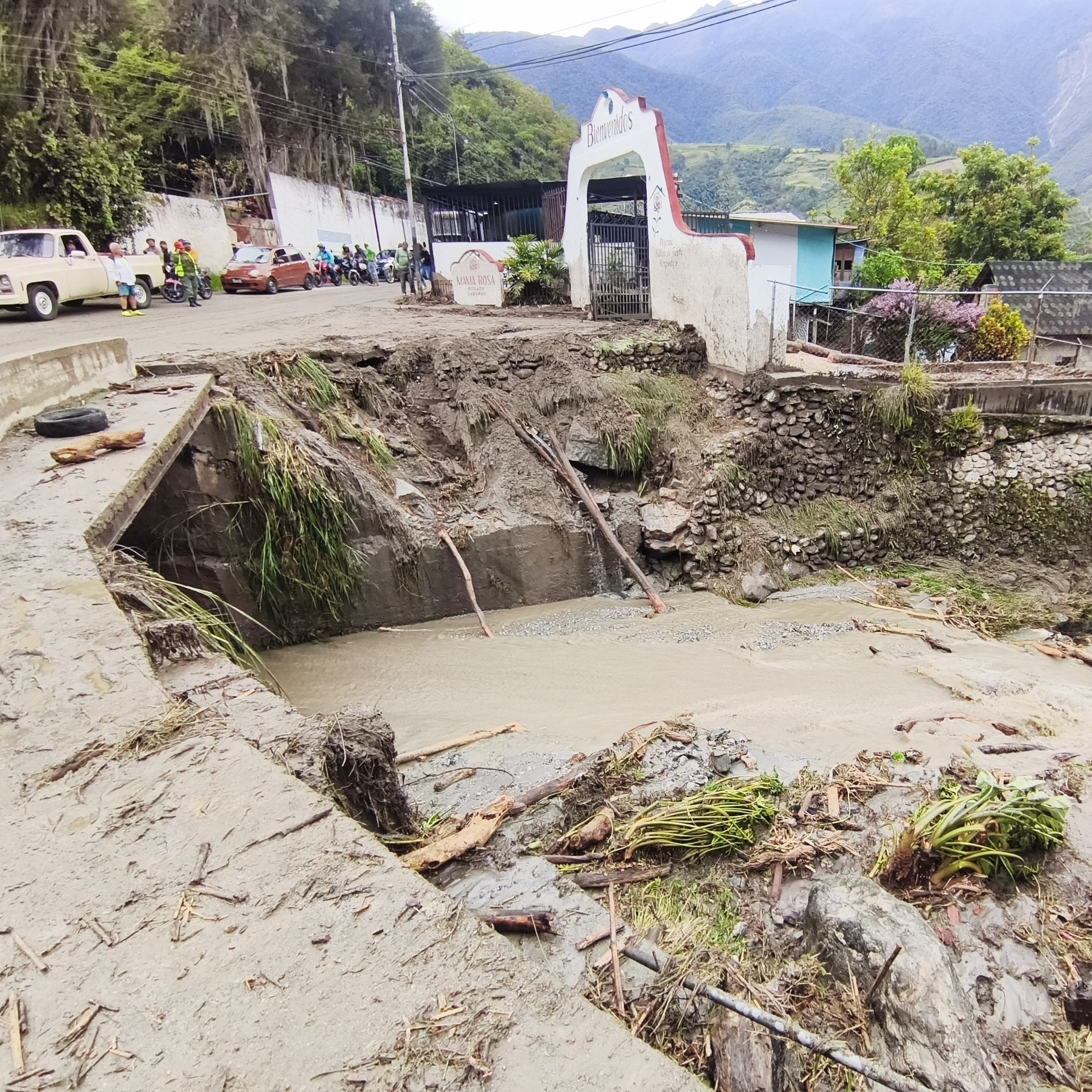 Frontera Digital,  Regionales,  Atienden emergencia en Santos Marquina tras crecida de quebrada El Cucharito