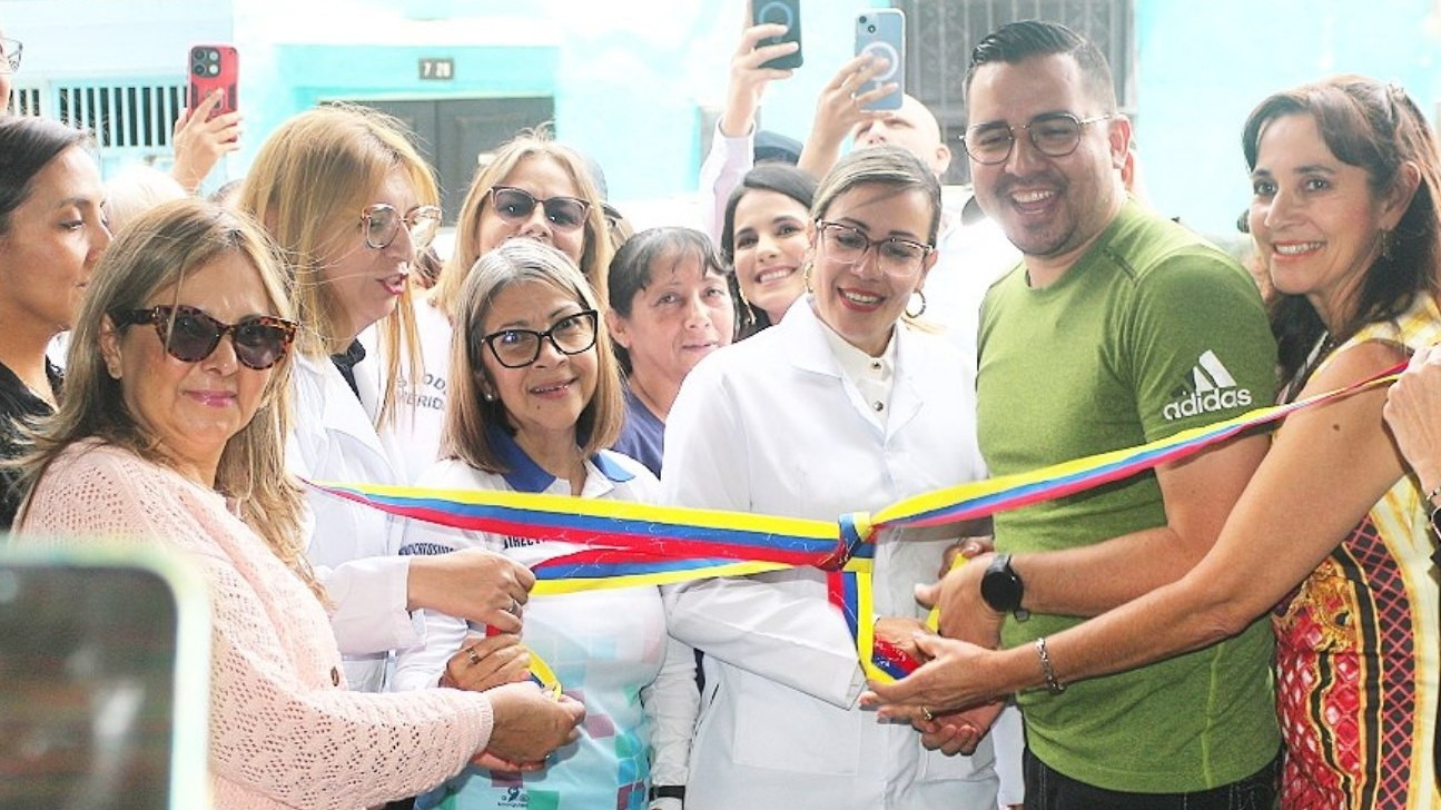 https://fronteradigital.com.ve/Arnaldo Sánchez reinauguró Clínica de los Trabajadores de la Gobernación de Mérida