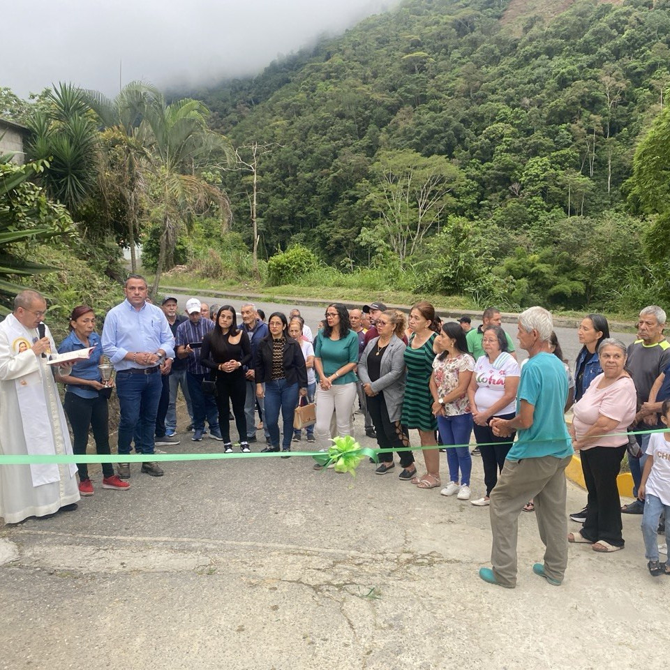 Frontera Digital,  Mocoties,  Alcalde Víctor Bustamante entrega obra integral de infraestructura en la comunidad de San Miguel