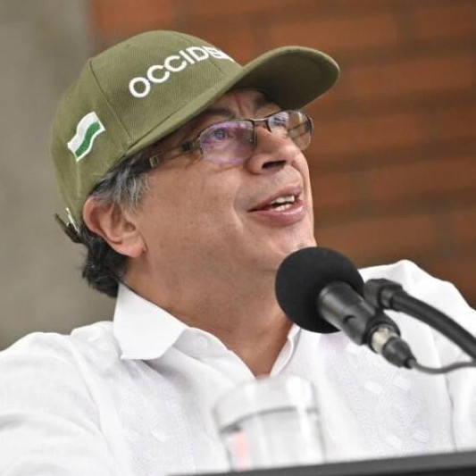 Frontera Digital,  Internacionales,  Presidenta de la Comisión de Acusaciones ordena suspender del cargo 
al presidente Gustavo Petro hasta el 21 de junio: esta es la medida cautelar