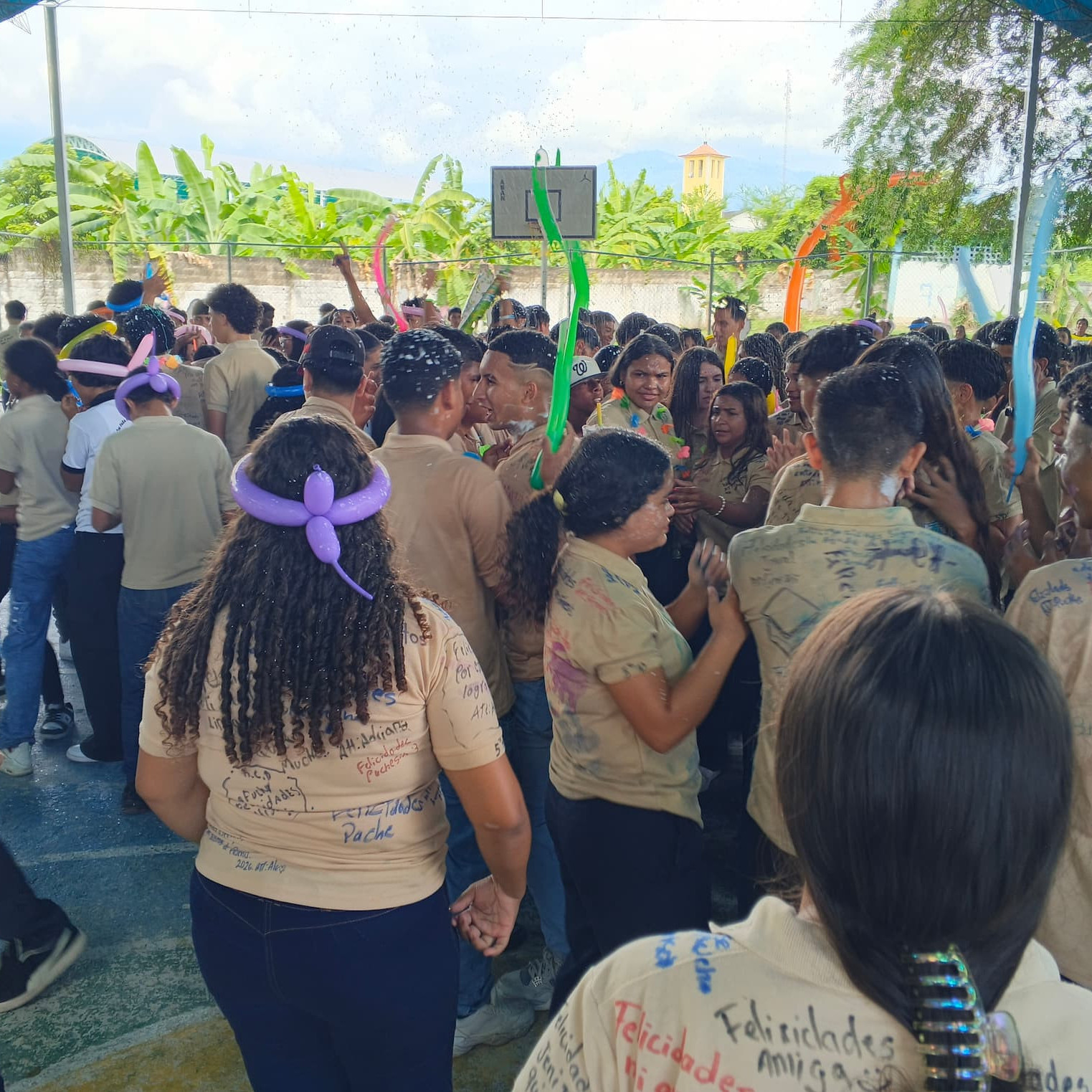 Frontera Digital, Diario Frontera, El último timbre: Estudiantes de 5to año se despiden de las aulas en el Sur del Lago