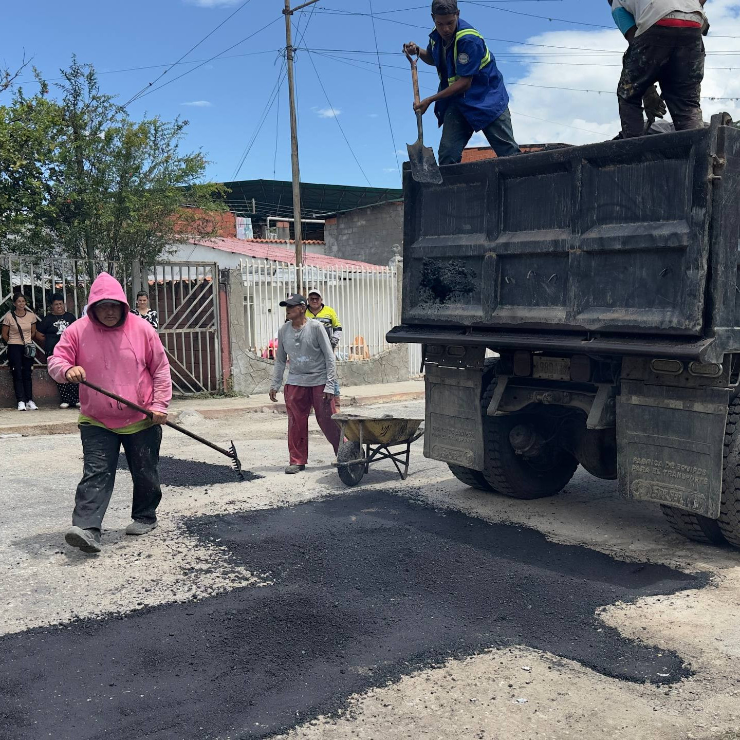 Frontera Digital,  Regionales,  Alcaldía de Mérida ejecutó Plan de Bacheo en la urbanización Carabobo