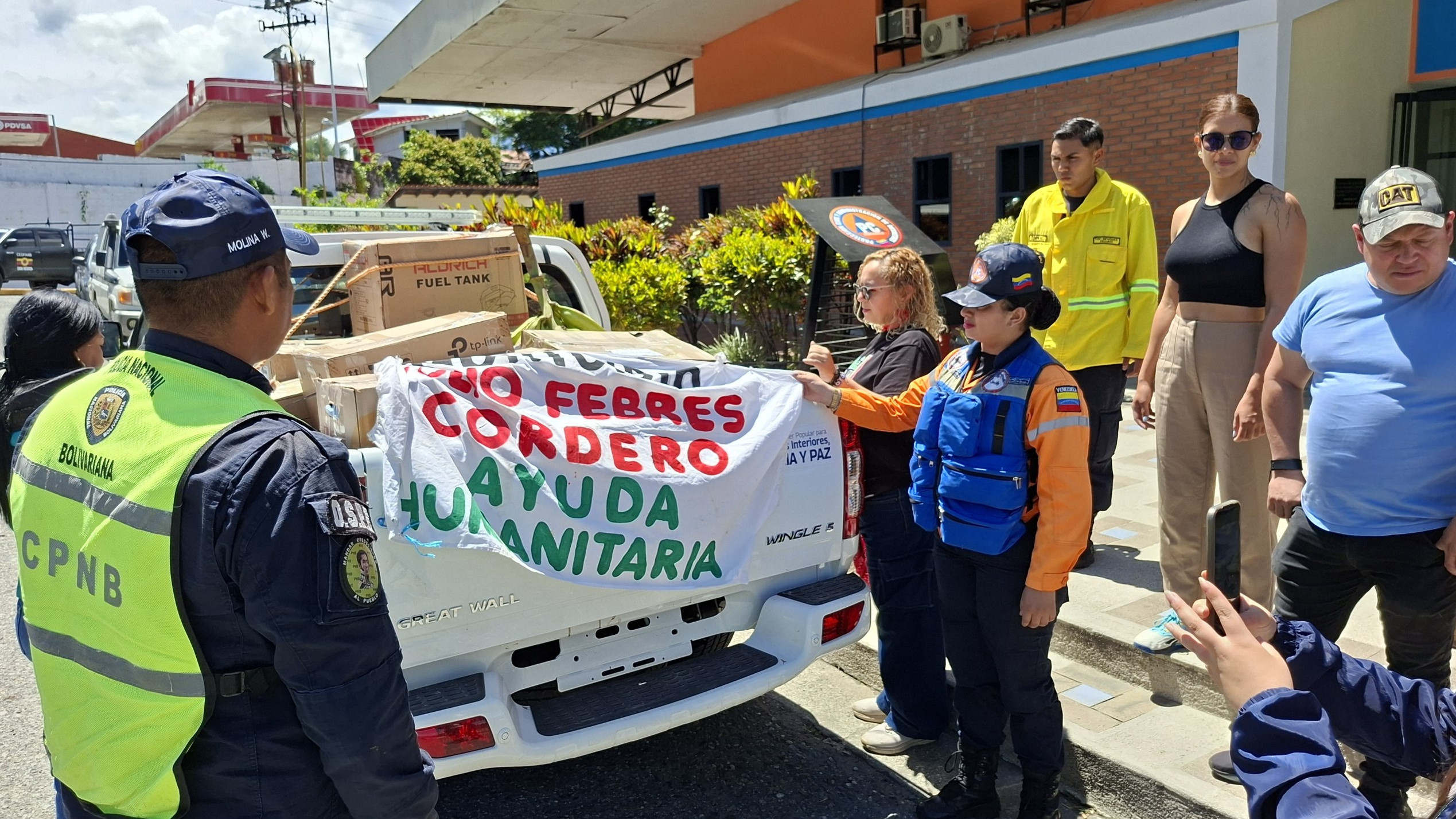 https://fronteradigital.com.ve/En el municipio Tulio Febres Cordero fortalecen 
ayuda humanitaria para los damnificados