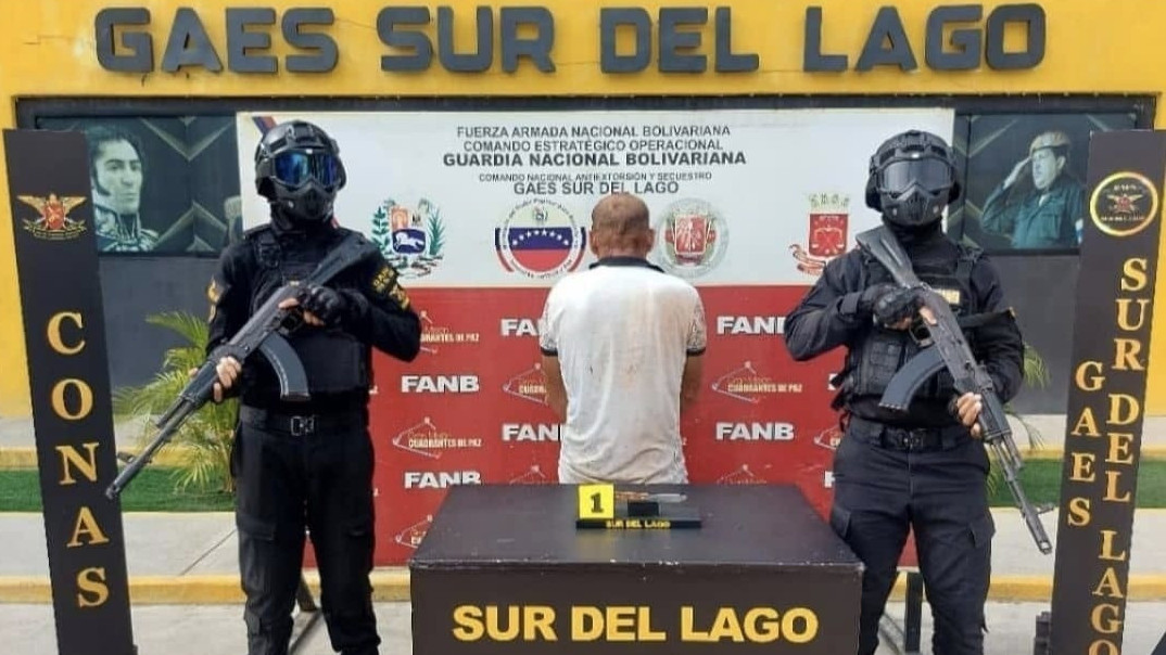 https://fronteradigital.com.ve/Contra una adolescente: efectivos del GAES aprehendieron a ciudadano 
por abuso sexual en Santa Bárbara del Zulia