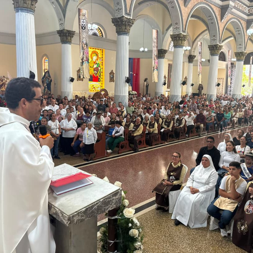 Frontera Digital,  Mocoties,  Miles de feligreses celebraron la Solemnidad de Nuestra Señora del Carmen en Santa Cruz de Mora