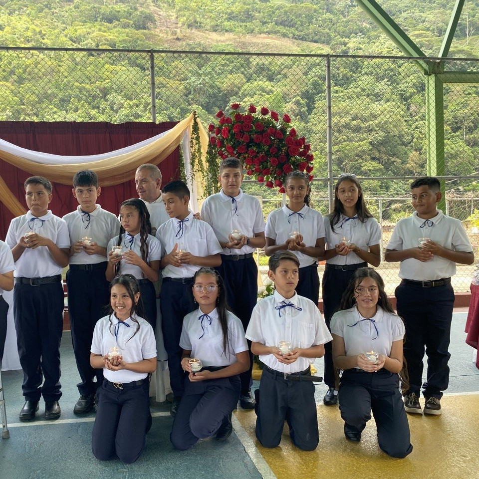 Frontera Digital,  Mocoties,  Escuela “María Aurora Zambrano” de San Miguel en Zea celebró emotiva misa y acto de grado para estudiantes de inicial y primaria