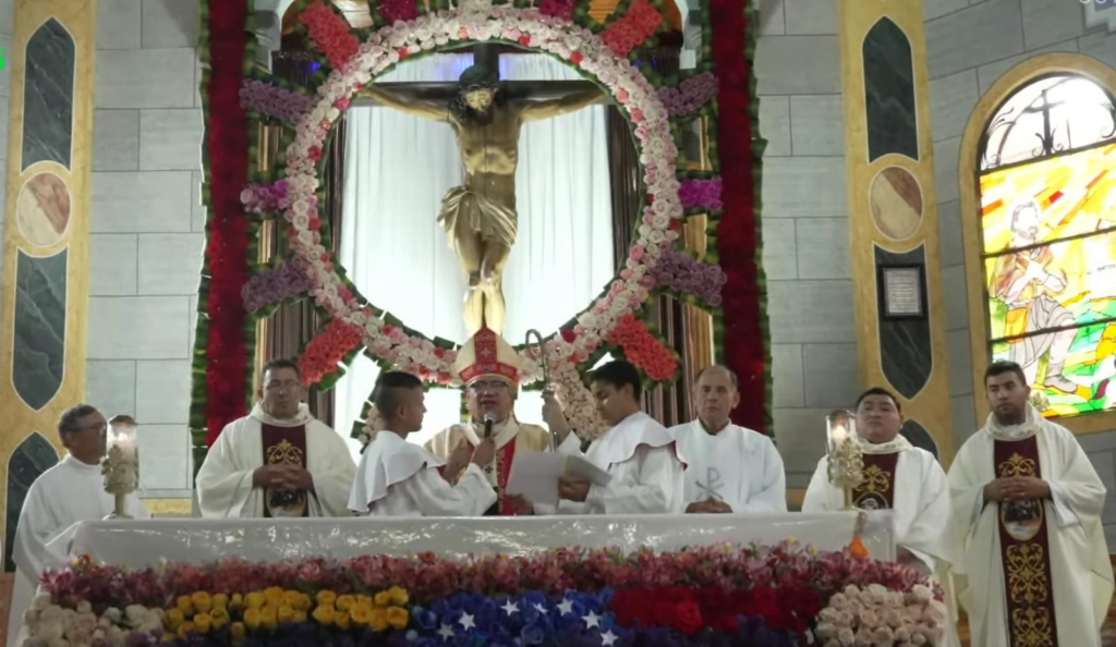 Diario Frontera, Frontera Digital,  Regionales, ,El arzobispo invitó a los fieles a escuchar la voz del Señor, siguiendo el mandato del Padre: «Este es mi Hijo amado, escúchenlo», señalando que escuchar a Cristo implica vivir el Evangelio, acercarse al hermano que sufre, construir la paz, practicar la misericordia y hacer de la oración un verdadero encuentro con Dios.,El Santo Cristo de Aricagua renovó la fe de miles de peregrinos 
en la fiesta de la Transfiguración del Señor