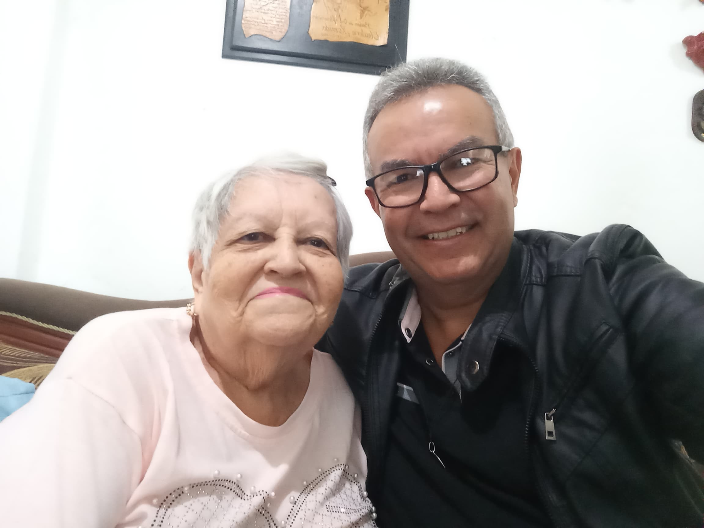 Diario Frontera, Frontera Digital,  Regionales, ,El periodista Omar Borrero goza del cariño, respeto y reconocimiento de todo el gremio merideño, no sólo por su impecable trayectoria y dedicación a la profesión del periodismo, sino también por su inquebrantable espíritu colaborador para con sus semejantes y por ser un hombre que profesa con humildad la fe cristiana,El Colegio Nacional de Periodistas, CNP Seccional Mérida lamenta el sensible fallecimiento de la Sra. Zoraida Mora de Borrero