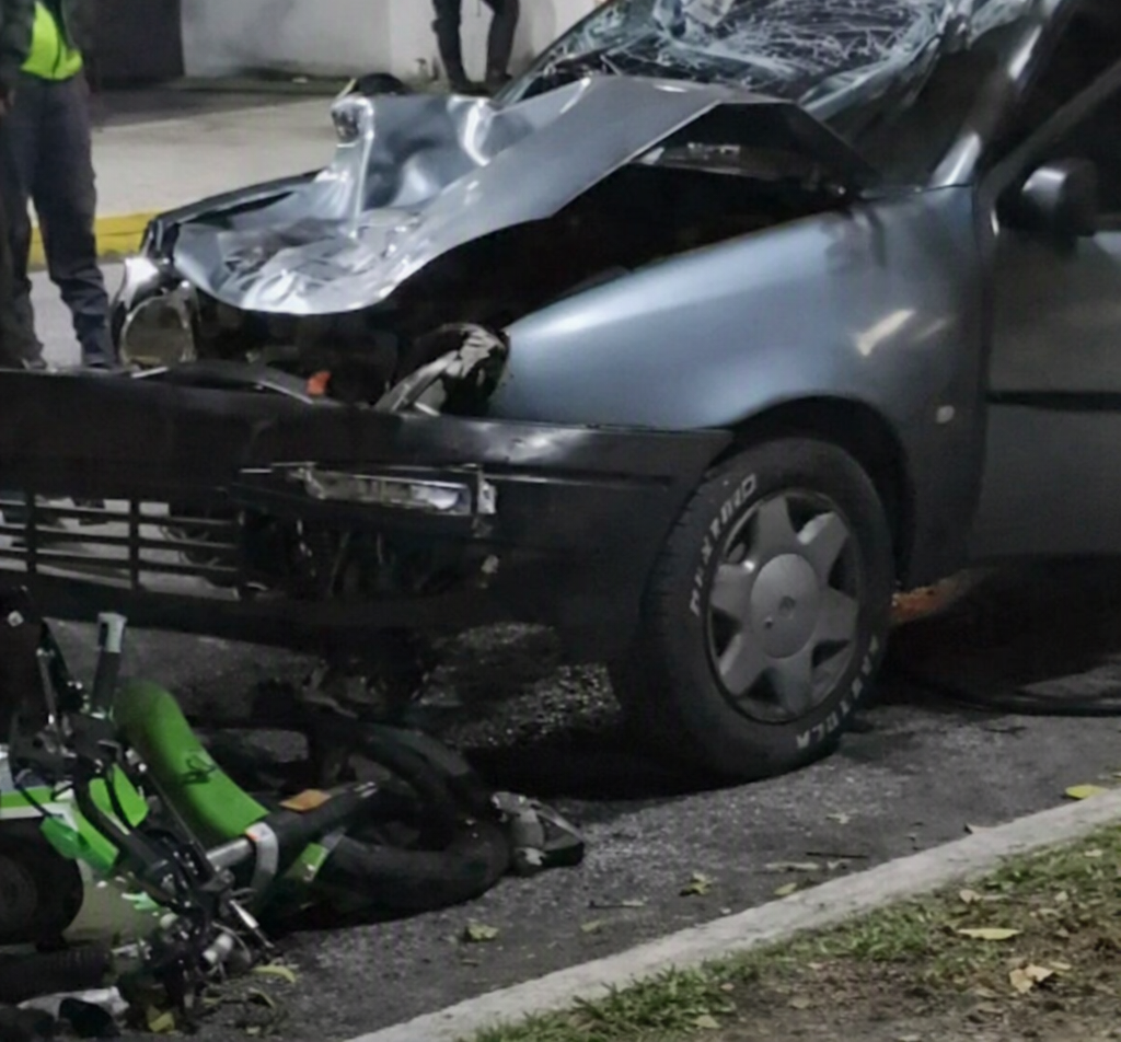 Diario Frontera, Frontera Digital,  Sucesos, ,El otro vehículo involucrado fue un Ford Fiesta, color gris, conducido por un joven de 19 años, quien resultó ileso y fue retenido por los uniformados de la PNB, mientras se adelantan las investigaciones,Identificaron al fallecido de la colisión en Mérida