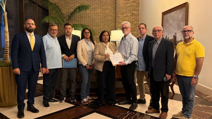 Diario Frontera, Frontera Digital,  Politica, Nacionales, ,Dinorah Figuera recibió a familiares de presos políticos que pidieron incluir sus casos en las mesas de diálogo