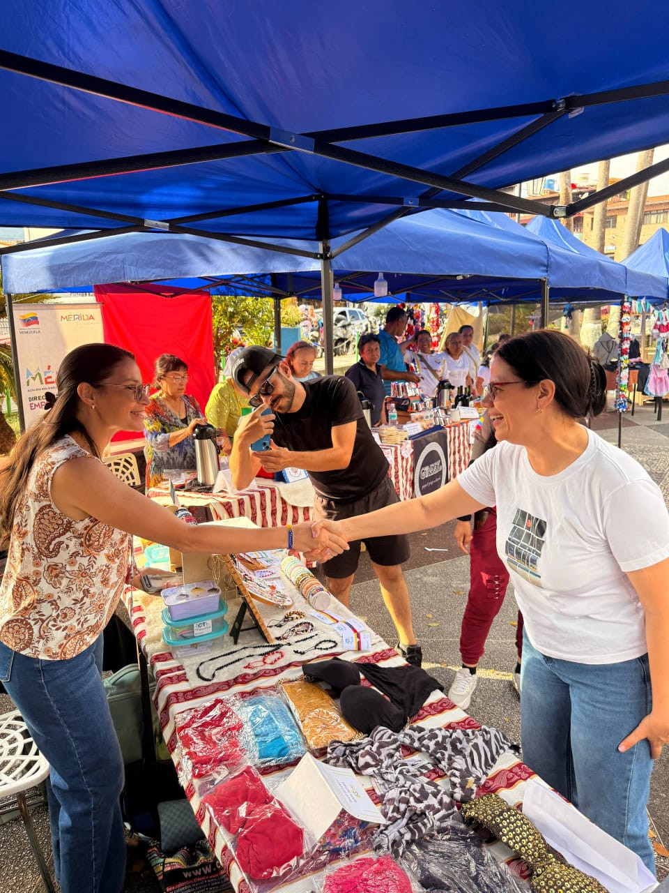 Diario Frontera, Frontera Digital,  Regionales, ,En el marco de la temporada vacacional comprendida entre agosto y mediados de septiembre, la Alcaldía del municipio Libertador dio inicio a una nueva edición de la Feria de Emprendimiento,Alcaldía de Mérida inició la 20.ª Feria de Emprendimiento en la plaza Las Heroínas