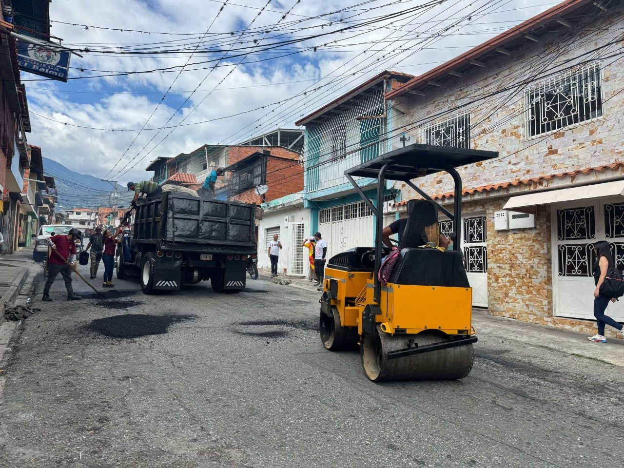 Diario Frontera, Frontera Digital,  Regionales, ,Así lo informó el gerente general de la Alcaldía de Campo Elías, Leonel Araujo, quien detalló que las cuadrillas de mantenimiento intervinieron con trabajos de bacheo en sectores estratégicos,Recuperan 500 metros de vialidad en sectores de Ejido
