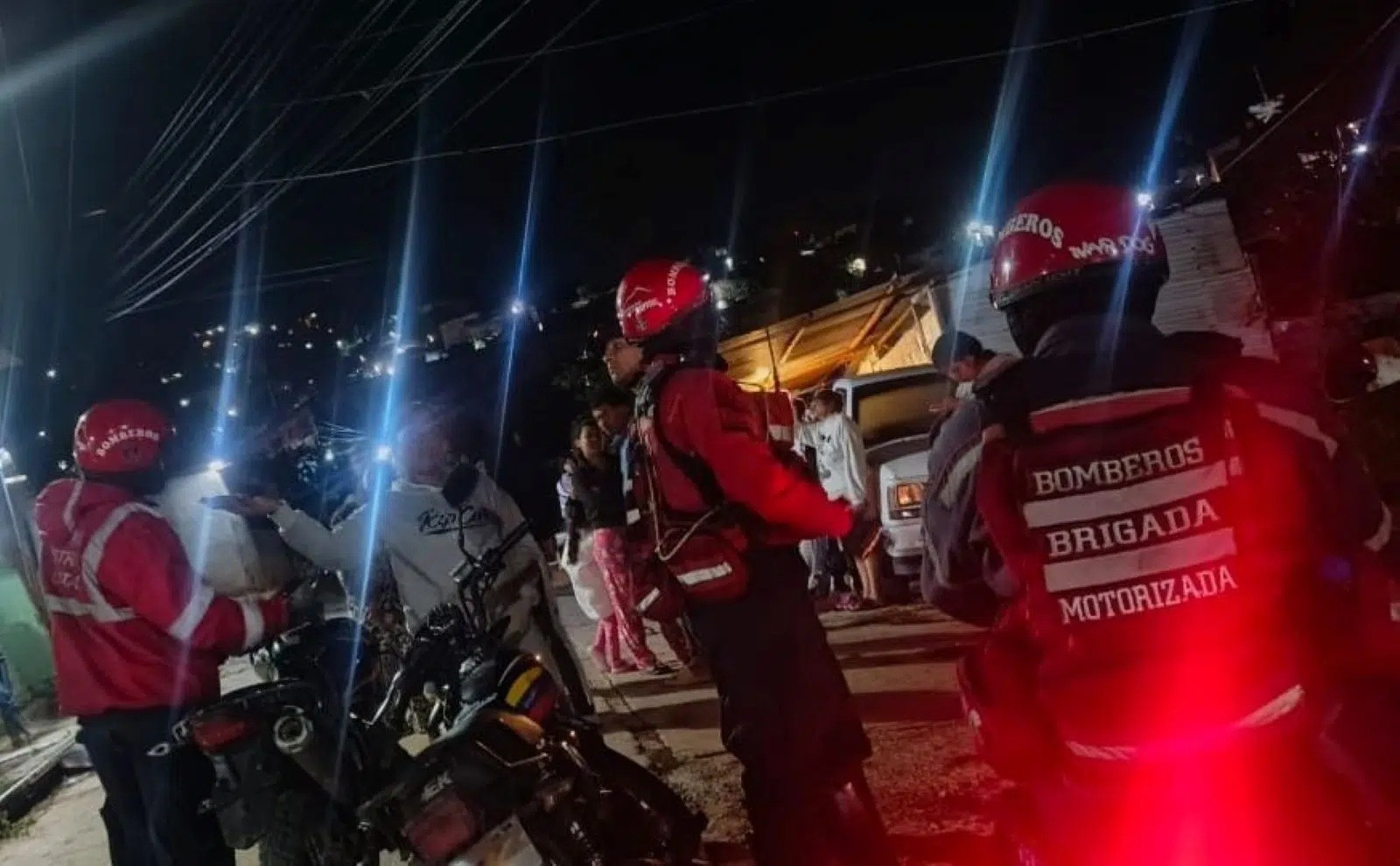 Diario Frontera, Frontera Digital,  Nacionales, ,Lluvias en Caracas provocaron el colapso de una vivienda, inundaciones y caída de árboles