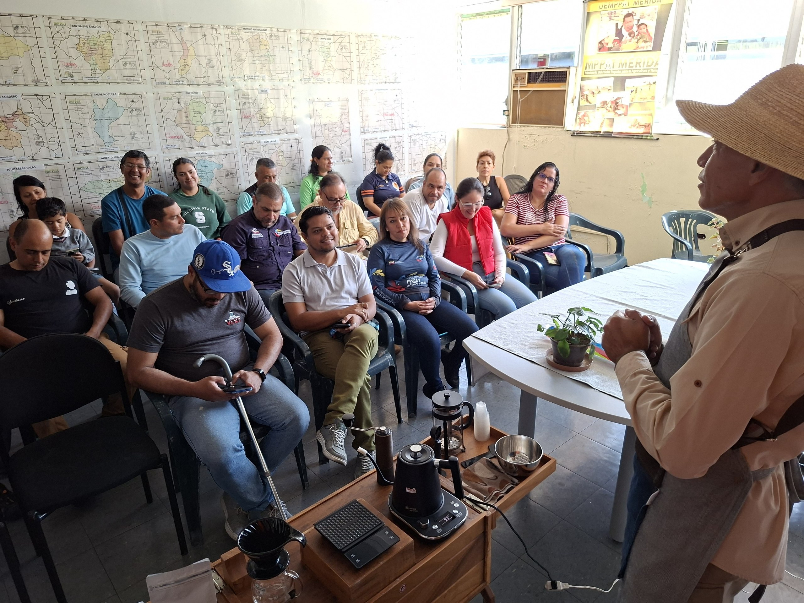 Diario Frontera, Frontera Digital,  Regionales, ,El técnico de campo de la Empresa Socialista Agrobolivariana Mérida C.A. (Agrobolmerca), Jimmy Díaz, destacó que estos espacios permiten incorporar nuevas herramientas y conocimientos para fortalecer la cadena productiva del café,Mérida apuesta por el café de especialidad para fortalecer la cadena productiva
