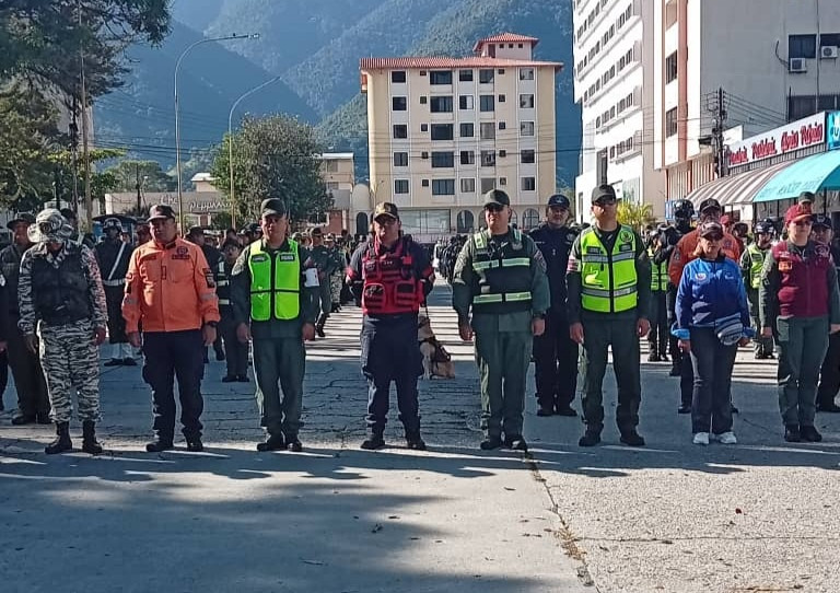 Diario Frontera, Frontera Digital,  Regionales, ,La actividad estuvo encabezada por el General de División Hilaris José Larreta Sosa, comandante de la Zona Operativa de Defensa Integral N° 22 Mérida (ZODI 22),Despliegan más de 600 funcionarios para el resguardo 
de propios y turistas en el área metropolitana de Mérida