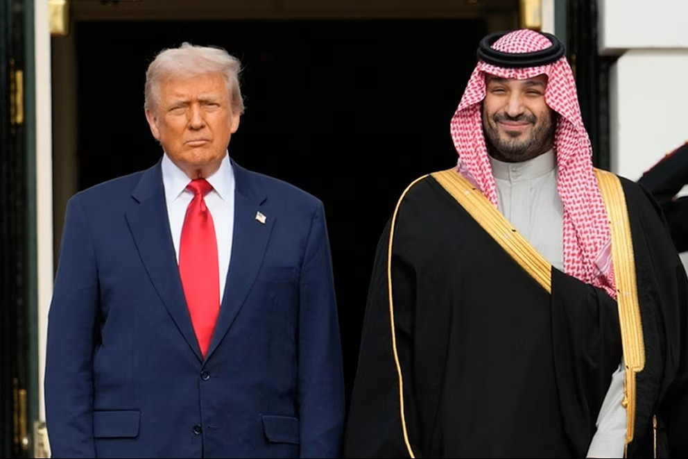 Diario Frontera, Frontera Digital,  Internacionales, ,ARCHIVO - El presidente de EEUU, Donald Trump, junto al príncipe heredero de Arabia Saudí, Mohammed bin Salman, en la Casa Blanca, en Washington, el 18 de noviembre de 2025. (AP Foto/Mark Schiefelbein/Archivo),El príncipe heredero saudí pidió a Trump priorizar 
el diálogo para evitar un “conflicto más amplio” en Medio Oriente