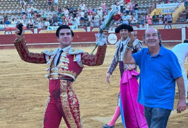 Diario Frontera, Frontera Digital,  Entretenimiento, ,El quinto fue el prototipo del toro de Pablo Romero: cárdeno claro, estrecho de sienes, hondo y con cuajo. “Colombo” lo dejó en largo en dos ocasiones y brilló la suerte de Israel de Pedro,Gran tarde de “Colombo” quien se reencuentra 
con un estupendo «Venteadoro» de vuelta al ruedo