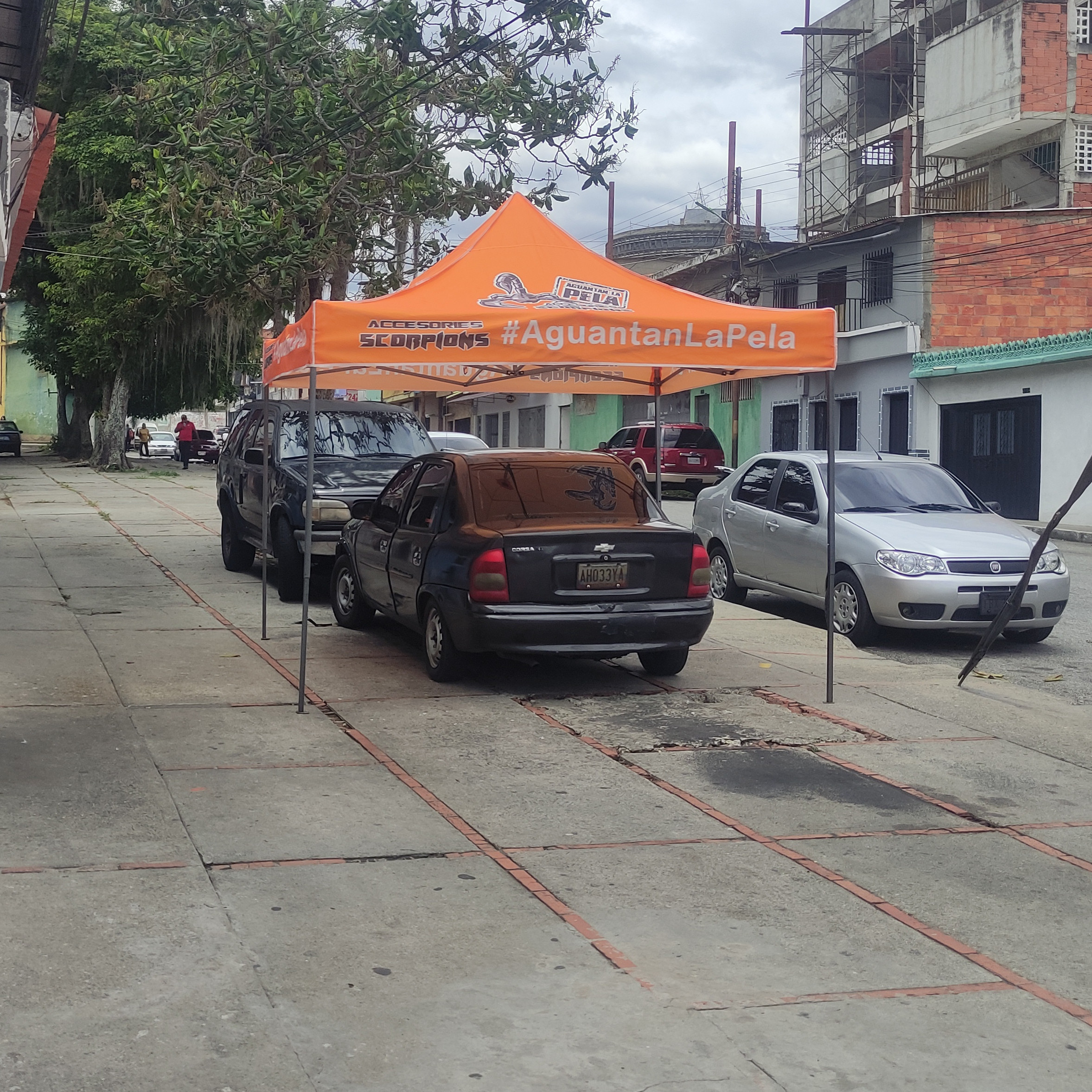Frontera Digital,  Regionales,  Talleres mecánicos improvisados secuestran el espacio del peatón