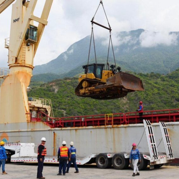 Frontera Digital,  Nacionales,  EE UU entregó 20 unidades de maquinaria pesada para la remoción de escombros en La Guaira
