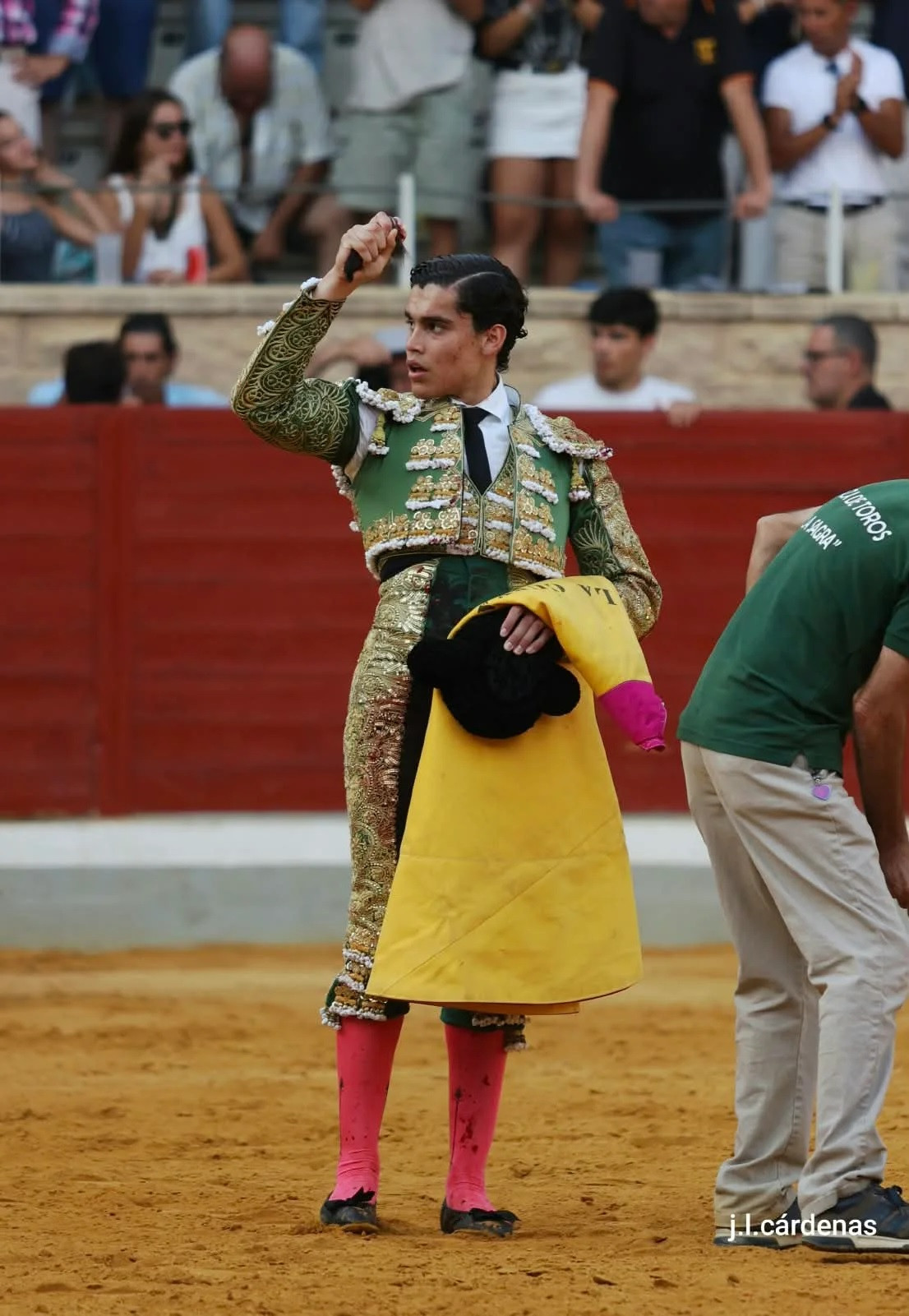 Diario Frontera, Frontera Digital,  Entretenimiento, ,Gran actuación del joven diestro Rafael de la Cueva, testigo todo el mundo ante las cámaras. Foto: J.L. Cárdenas,Rafael de la Cueva corta oreja de sumo peso en Villaseca