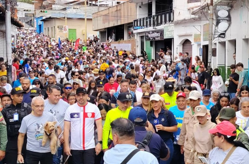Diario Frontera, Frontera Digital,  Mocoties, ,Más de 1000 mascotas participaron en este evento único en su género en toda la nación.,Tsunami engalanó la Caminata Canina La Molinera en Tovar del estado Mérida
