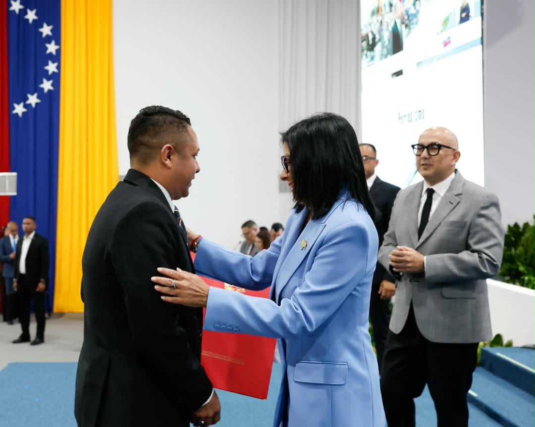 Diario Frontera, Frontera Digital,  Regionales, ,La ceremonia se realizó en La Carlota, Caracas, con la presencia de la presidenta de la República, Delcy Rodríguez, quien encabezó el acto protocolar junto a Desiree Santos Amaral, presidenta de la Fundación Premio Nacional de Periodismo; el ministro del Poder Popular para la Comunicación e Información, Miguel Ángel Pérez Pirela; y demás integrantes del jurado calificador.,Homer Márquez recibe Mención Especial 
del Premio Nacional de Periodismo “Simón Bolívar”