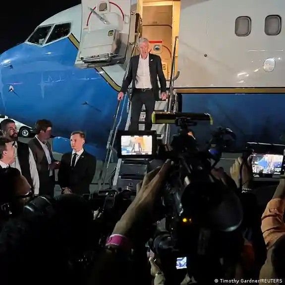 Diario Frontera, Frontera Digital,  Nacionales, ,Se trata de la segunda visita de Wright a Venezuela luego de que el pasado febrero viajara a Caracas para establecer una asociación energética a largo plazo | EFE,Chris Wright a su llegada al país: EE UU busca "mucha inversión" en Venezuela