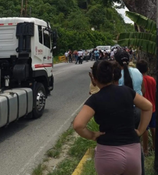Diario Frontera, Frontera Digital,  El Vigía Panamericana, ,Aseguran los protestantes que no aguantan más los cortes eléctricos a cualquier hora del día,Trancan puente La Blanca por constantes apagones en El Vigía