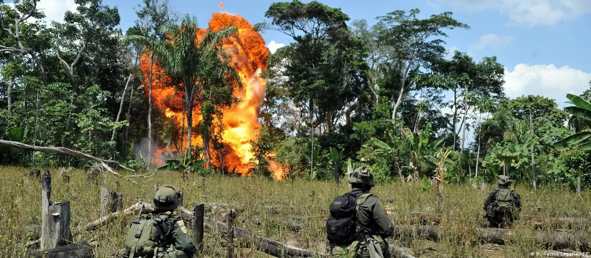 Diario Frontera, Frontera Digital,  Internacionales, ,Las muertes de menores en bombardeos militares también ocurrieron en los gobiernos de Gustavo Petro y de Iván Duque. (Imagen de archivo)Imagen: Guillermo Legaria/AFP,Colombia: prohíben atacar zonas de armados con menores