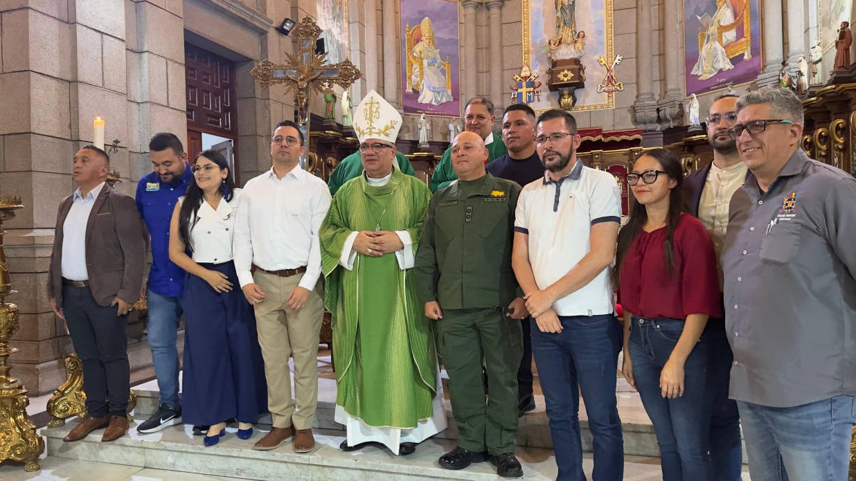 https://fronteradigital.com.ve/Comunidad merideña se une en oración por la prosperidad y bienestar nacional
