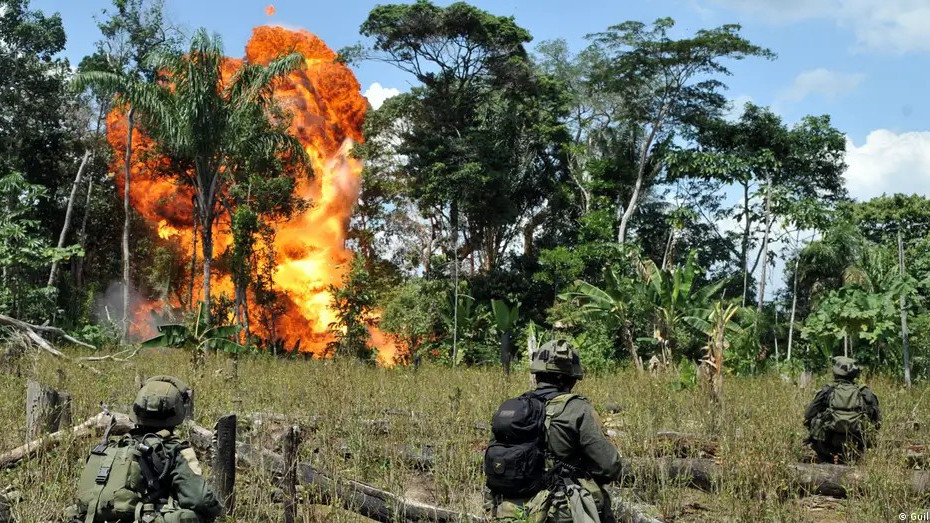 https://fronteradigital.com.ve/Colombia: prohíben atacar zonas de armados con menores