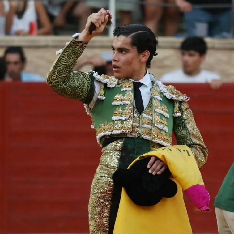 Frontera Digital, Diario Frontera, Rafael de la Cueva corta oreja de sumo peso en Villaseca
