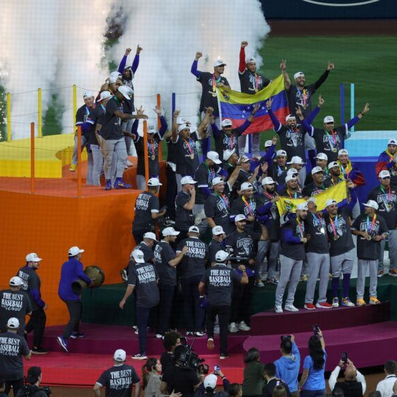 Frontera Digital,  Deportes,  Campeones del Clásico Mundial y tres peloteros históricos fueron elevados al Salón de la Fama del Beisbol Venezolano