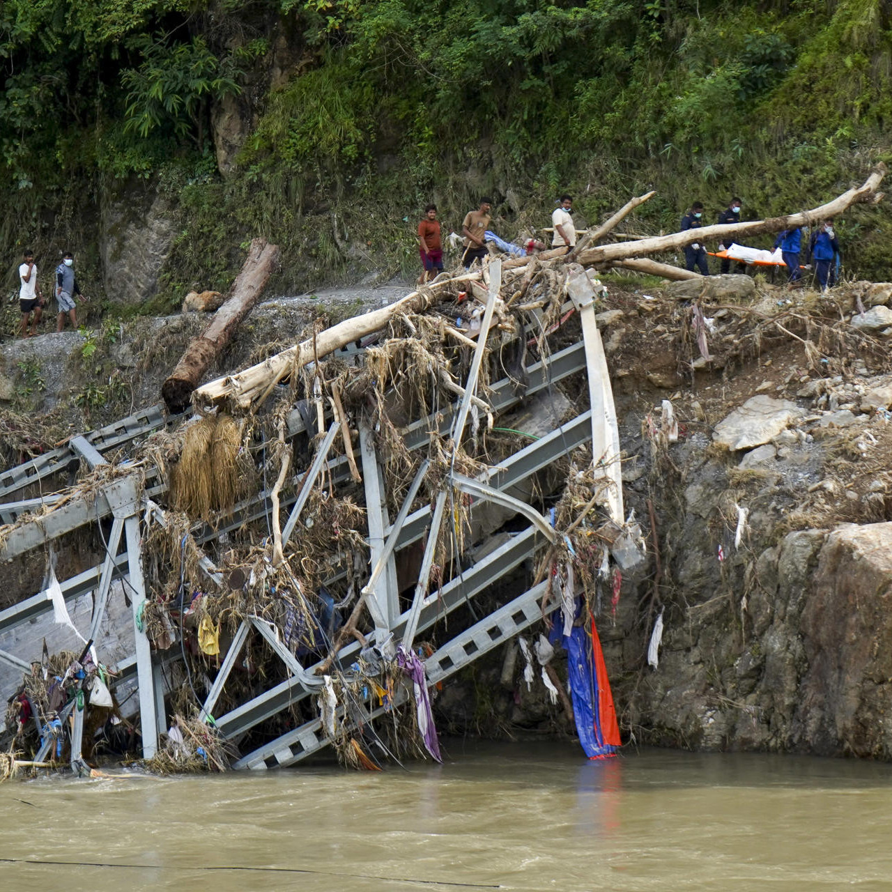 Frontera Digital,  Internacionales,  Nepal y China cifran en 1.000 los muertos por la inundación y buscan a más de 4.000 desaparecidos