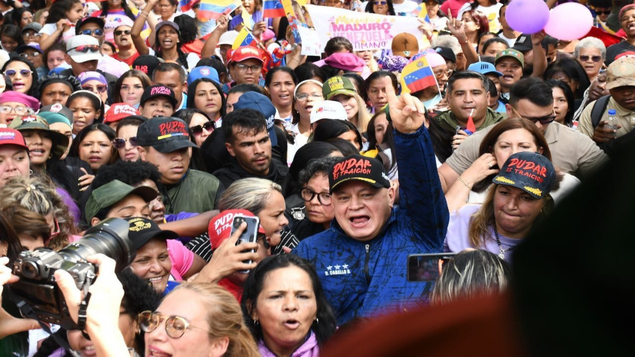 Diario Frontera, Frontera Digital,  Nacionales, ,"A Nicolás lo vamos a regresar": Diosdado Cabello lidera multitudinaria marcha de mujeres en apoyo al presidente Maduro y Cilia Flores