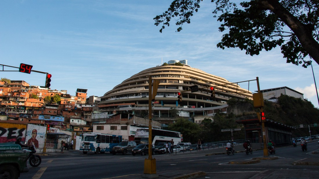 Diario Frontera, Frontera Digital,  Nacionales, ,Medina explicó que ha sido imposible obtener imágenes del procedimiento debido al estricto control de seguridad en el lugar, que incluye cámaras de vigilancia con cobertura total, lo que dificulta cualquier intento de registro gráfico sin exponerse a represalias,Reportan “movimientos inusuales” en El Helicoide: 
desmantelarían oficinas pero no confirman liberación de presos