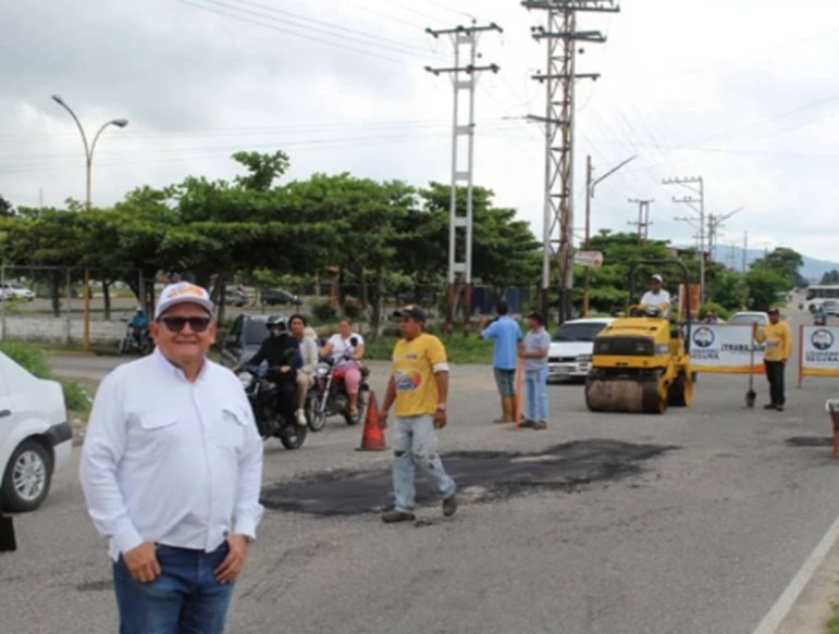 Diario Frontera, Frontera Digital,  El Vigía Panamericana, ,Precisó que se trata de un plan de bacheo extraordinario, puntualmente en la avenida Don Pepe Rojas, ante la llegada de la Vuelta al Táchira en Bicicleta este lunes,Alcaldía y gobernación de Mérida ejecutan bacheo en la “Don Pepe Rojas” de El Vigía