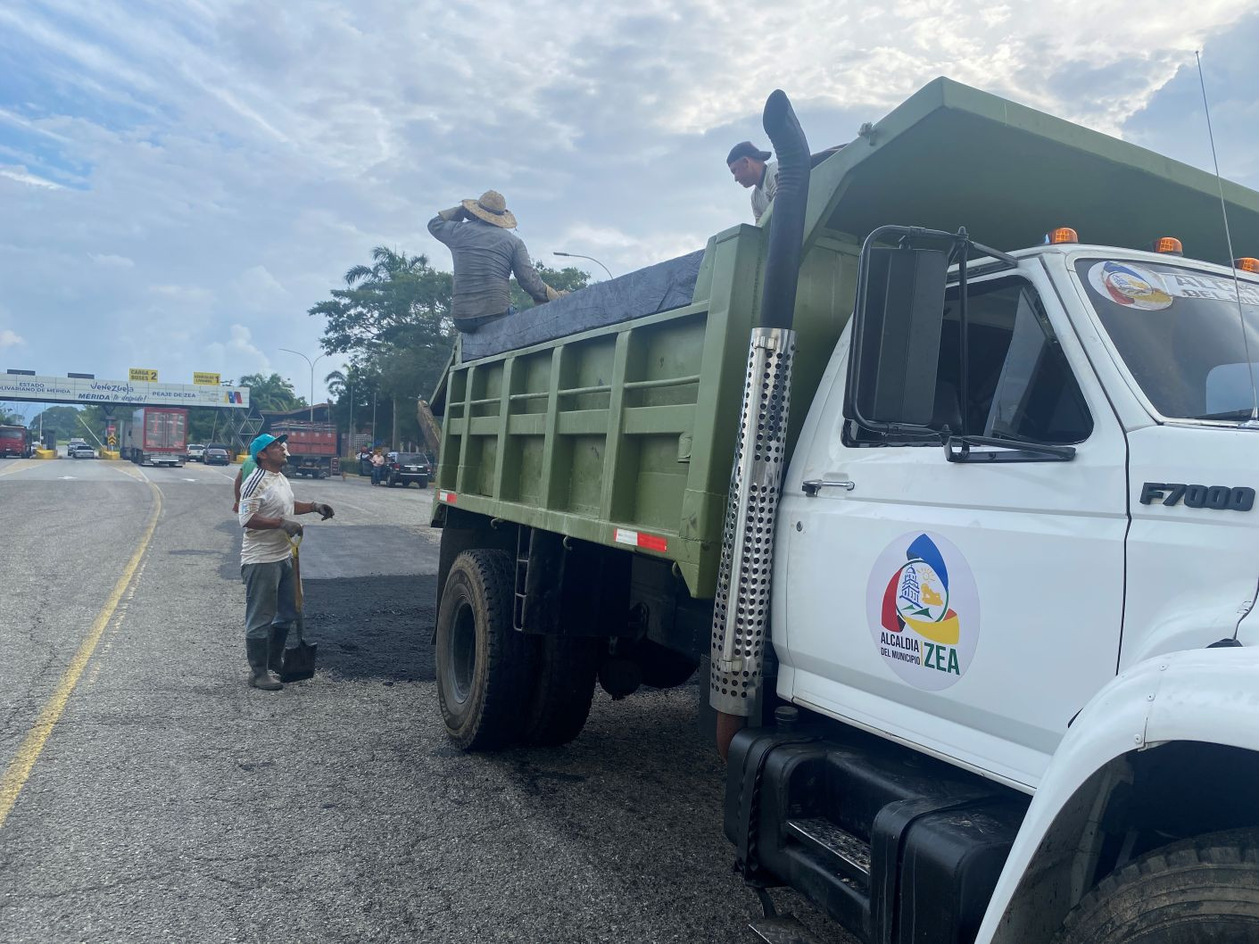 Diario Frontera, Frontera Digital,  Regionales, ,Con esta participación, la gestión municipal de Zea reafirma su disposición de trabajar junto al ejecutivo regional y las alcaldías vecinas,Gobernación de Mérida articula esfuerzos con las Alcaldías de Zea y Alberto Adriani 
para bacheo en la Panamericana ante el paso de la Vuelta al Táchira